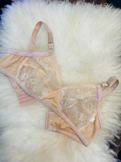 Pack of 2 Net Embroided Non-Padded & Non-Wired Full Net Transparent Cotton Bras 🎁