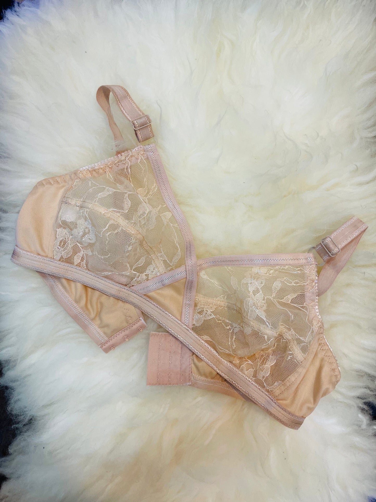 Pack of 2 Net Embroided Non-Padded & Non-Wired Full Net Transparent Cotton Bras 🎁