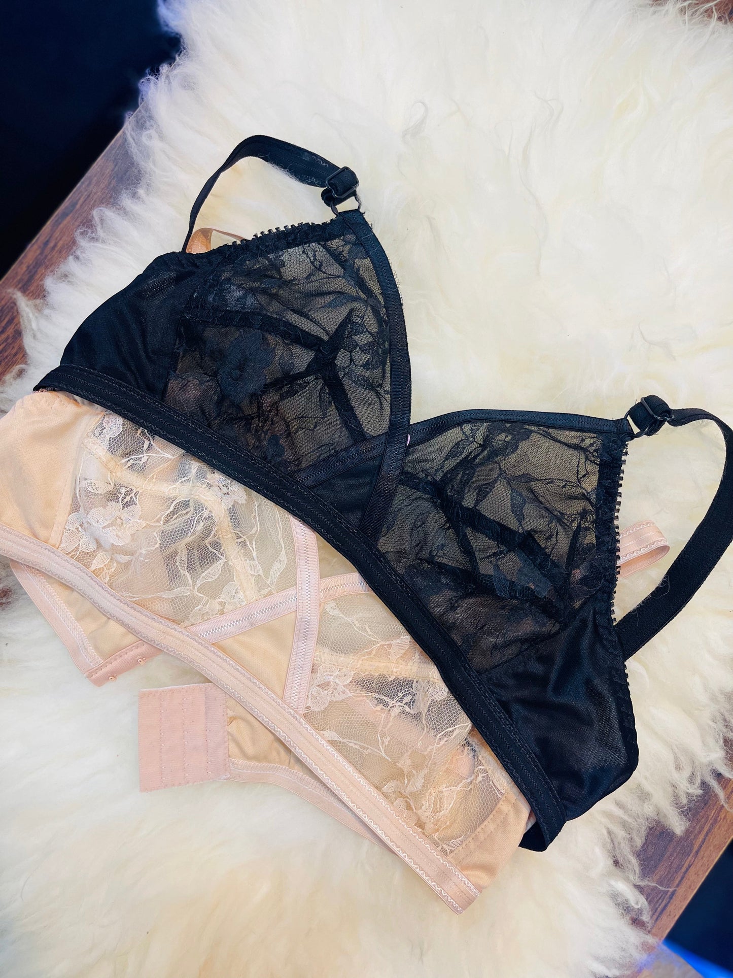 Pack of 2 Net Embroided Non-Padded & Non-Wired Full Net Transparent Cotton Bras 🎁