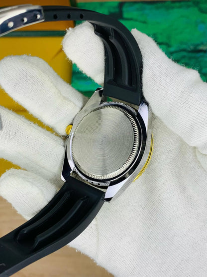 Imported™~High Quality Rubber Belt Black Dial Golden Case 🎁